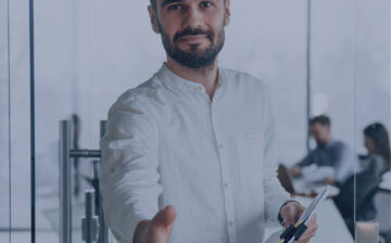 Transformasi Kepemimpinan: Ketika Pemimpin Tak Lagi Sekadar Mengarahkan, tapi Mengubah